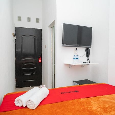 Reddoorz @ Aralia Harapan Indah 호텔 Pulokendal 외부 사진
