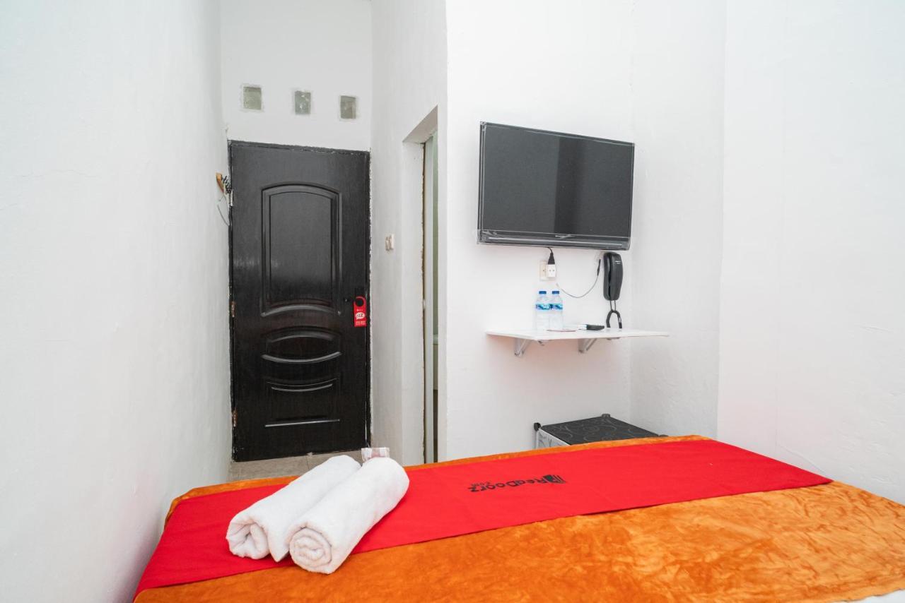 Reddoorz @ Aralia Harapan Indah 호텔 Pulokendal 외부 사진