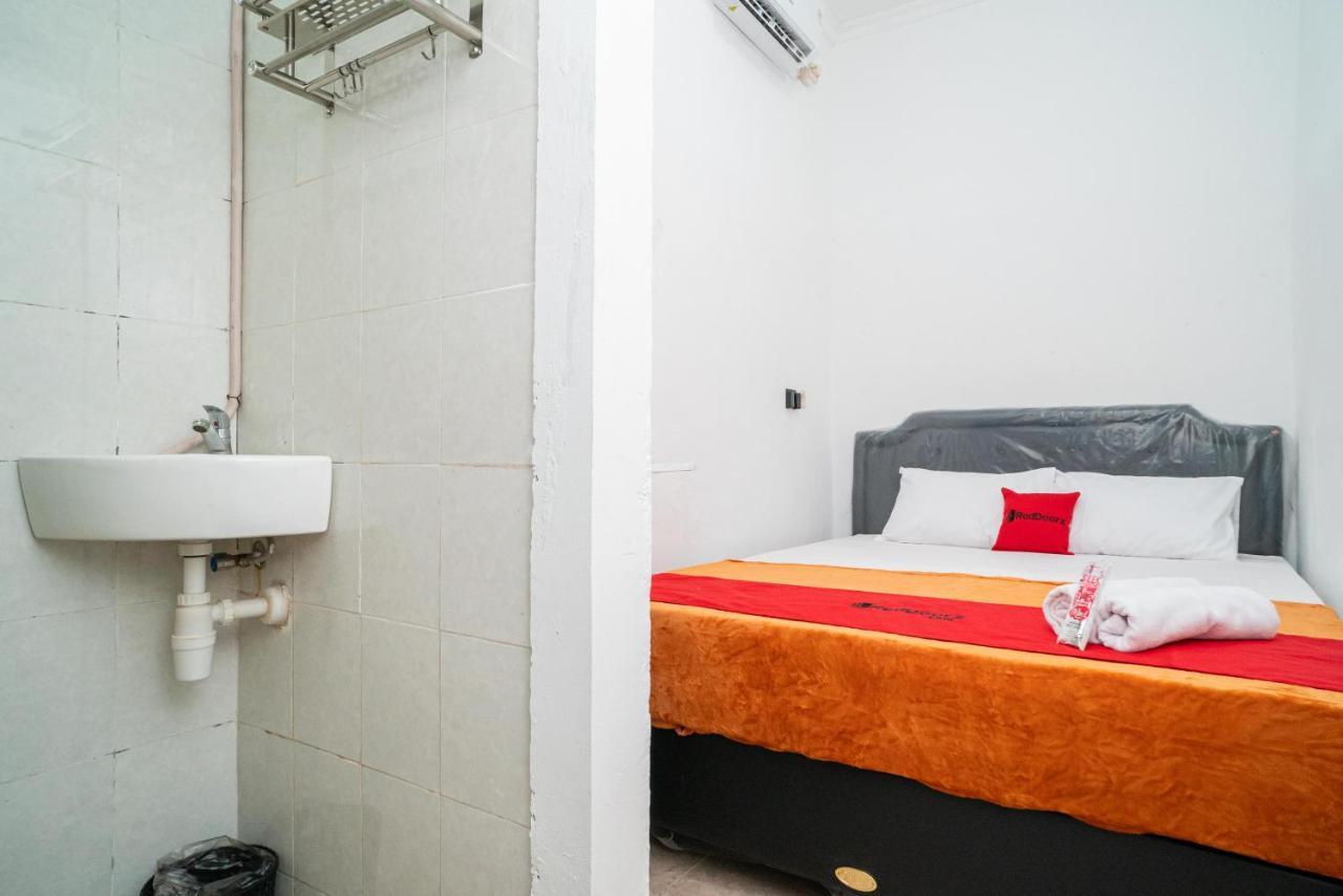 Reddoorz @ Aralia Harapan Indah 호텔 Pulokendal 외부 사진