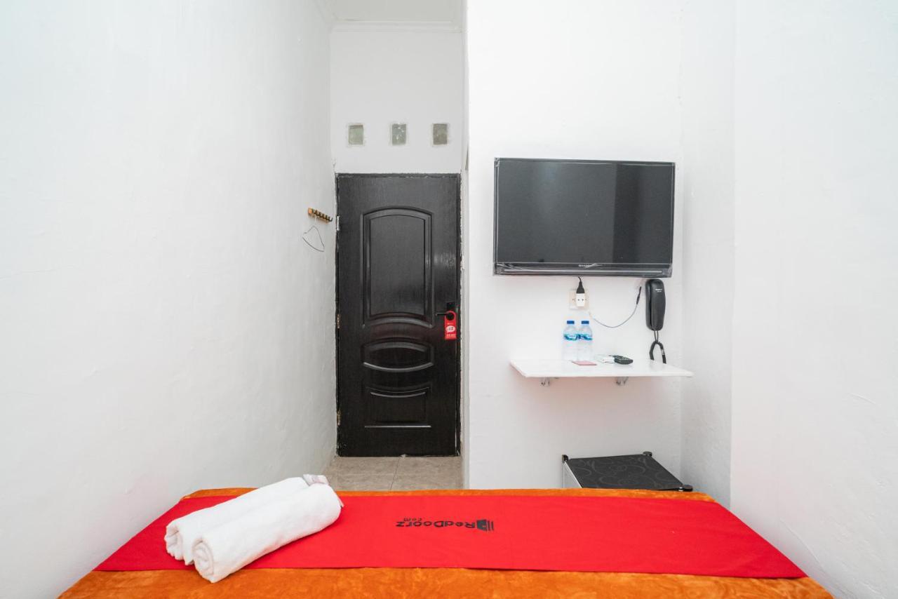 Reddoorz @ Aralia Harapan Indah 호텔 Pulokendal 외부 사진